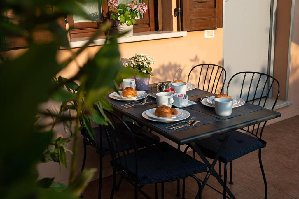 Alloro Appartamenti Sirmione Luaran gambar